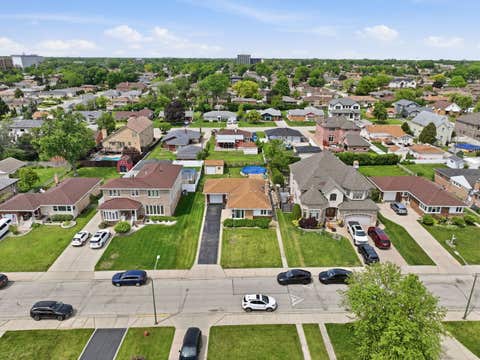 Tiny photo for 8130 W Berwyn Avenue, Chicago, IL 60656 (MLS # 12631570)