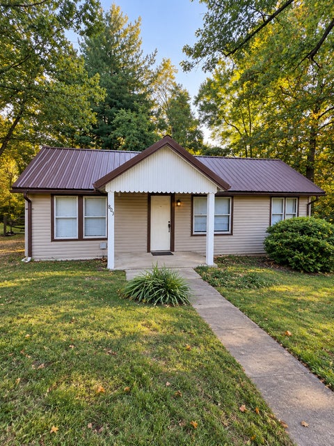 Photo of 803 N Allyn Street, Carbondale, IL 62901 (MLS # 12717342)