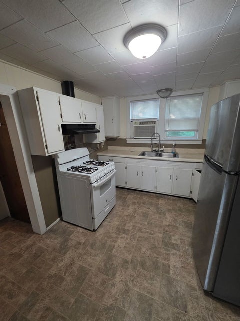 Tiny photo for 803 N Allyn Street, Carbondale, IL 62901 (MLS # 12717342)