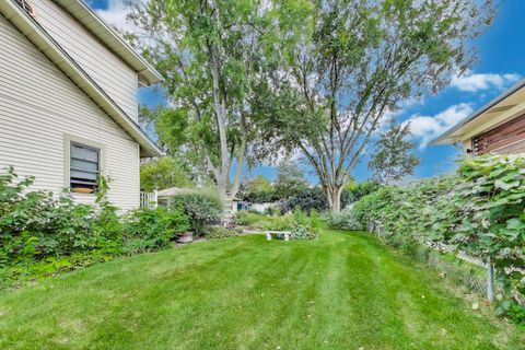 Tiny photo for 408 E Evergreen Street, Wheaton, IL 60187 (MLS # 12472492)