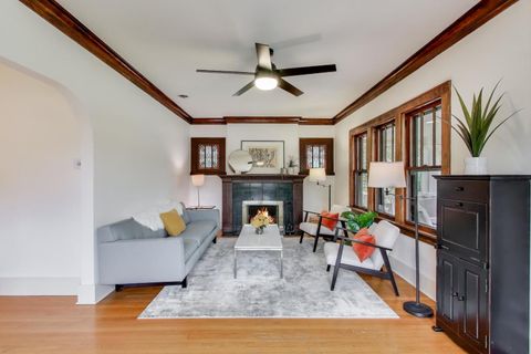 Tiny photo for 408 E Evergreen Street, Wheaton, IL 60187 (MLS # 12472492)