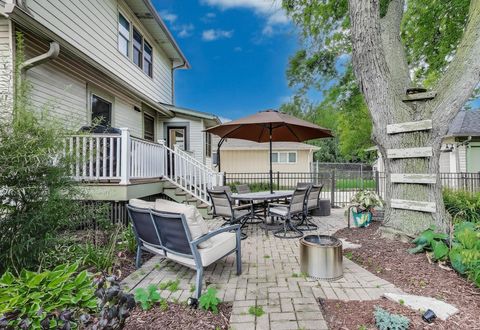 Tiny photo for 408 E Evergreen Street, Wheaton, IL 60187 (MLS # 12472492)