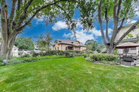 Tiny photo for 408 E Evergreen Street, Wheaton, IL 60187 (MLS # 12472492)
