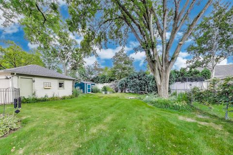 Tiny photo for 408 E Evergreen Street, Wheaton, IL 60187 (MLS # 12472492)