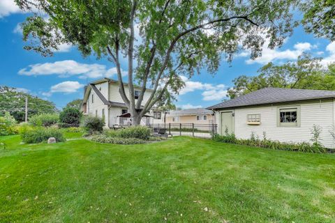 Tiny photo for 408 E Evergreen Street, Wheaton, IL 60187 (MLS # 12472492)