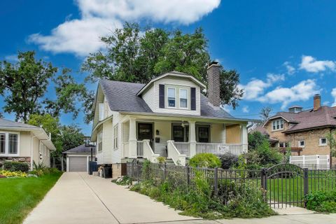 Tiny photo for 408 E Evergreen Street, Wheaton, IL 60187 (MLS # 12472492)