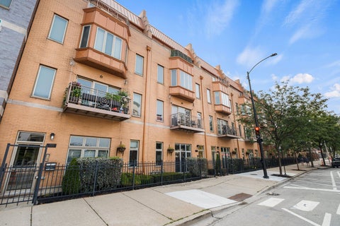 Photo of 1911 S State Street #1, Chicago, IL 60616 (MLS # 12738556)