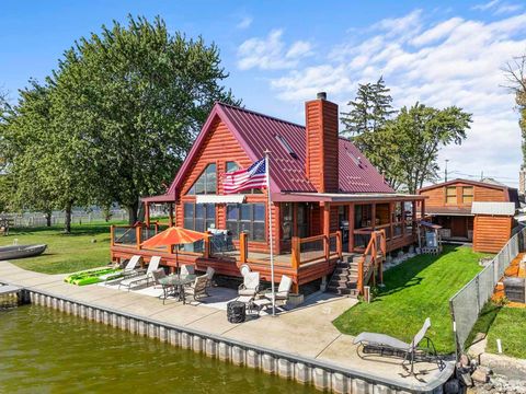 Photo of 177 Eagle Point Road, Fox Lake, IL 60020 (MLS # 12491411)