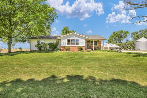 Photo of 2429 County Road 2200 E, St. Joseph, IL 61873 (MLS # 12638998)
