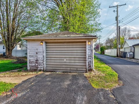 Tiny photo for 305 Thompson Street, Ottawa, IL 61350 (MLS # 12619660)
