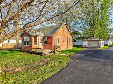 Tiny photo for 305 Thompson Street, Ottawa, IL 61350 (MLS # 12619660)