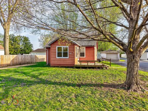 Tiny photo for 305 Thompson Street, Ottawa, IL 61350 (MLS # 12619660)