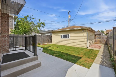 Tiny photo for 4225 N Newland Avenue, Harwood Heights, IL 60706 (MLS # 12703567)