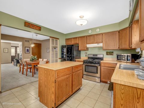 Tiny photo for 1105 W Hillgrove Avenue #1105, La Grange, IL 60525 (MLS # 12469941)