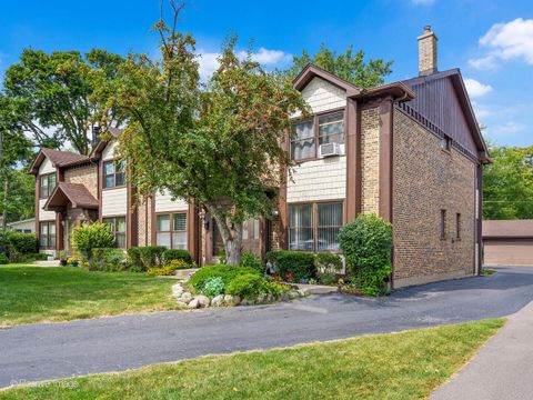 Tiny photo for 1105 W Hillgrove Avenue #1105, La Grange, IL 60525 (MLS # 12469941)