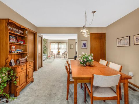 Tiny photo for 1105 W Hillgrove Avenue #1105, La Grange, IL 60525 (MLS # 12469941)