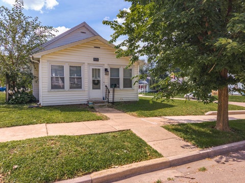 Tiny photo for 501 E Jackson Street, Bloomington, IL 61701 (MLS # 12659671)