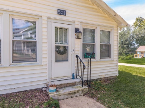 Tiny photo for 501 E Jackson Street, Bloomington, IL 61701 (MLS # 12659671)