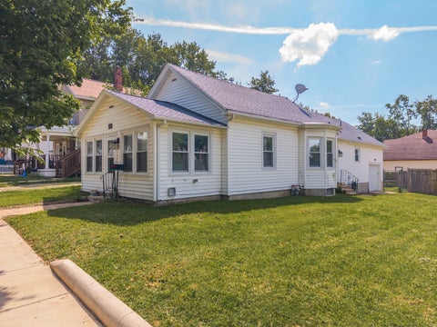 Tiny photo for 501 E Jackson Street, Bloomington, IL 61701 (MLS # 12659671)