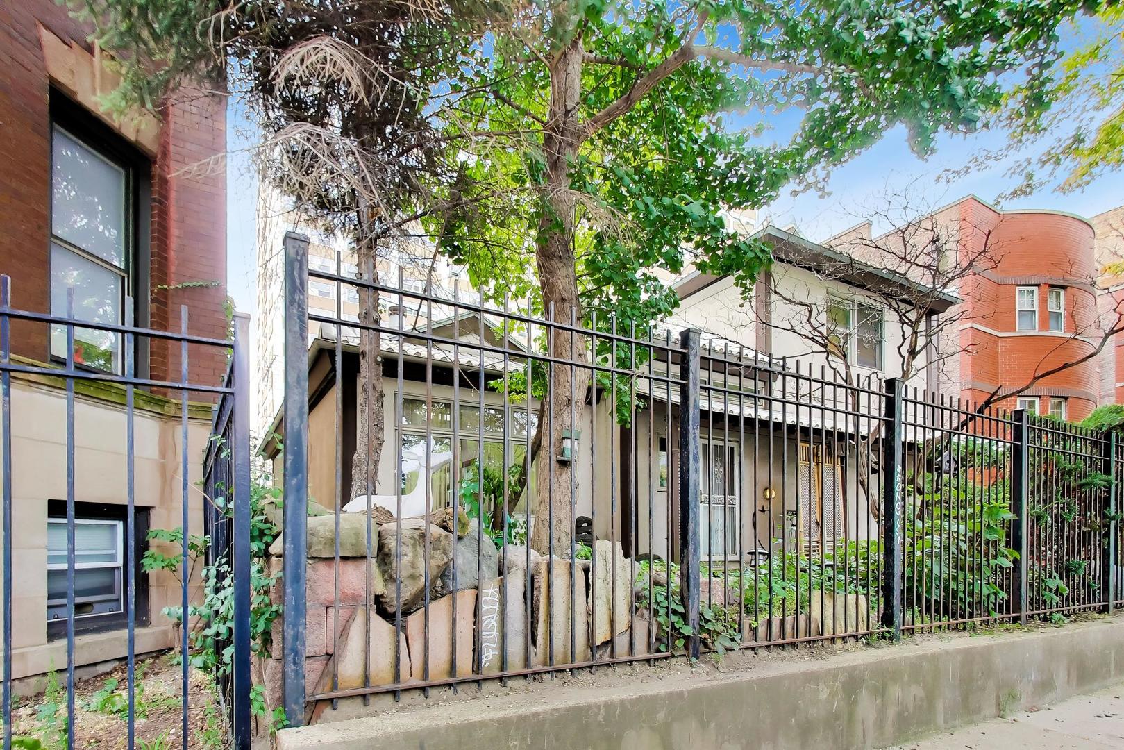 915 W Lawrence Avenue