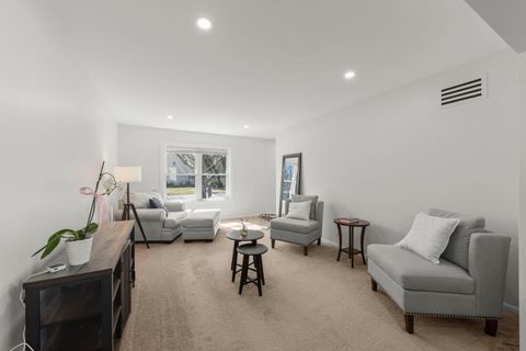 Tiny photo for 1301 Peshtigo Avenue, Naperville, IL 60564 (MLS # 12604087)