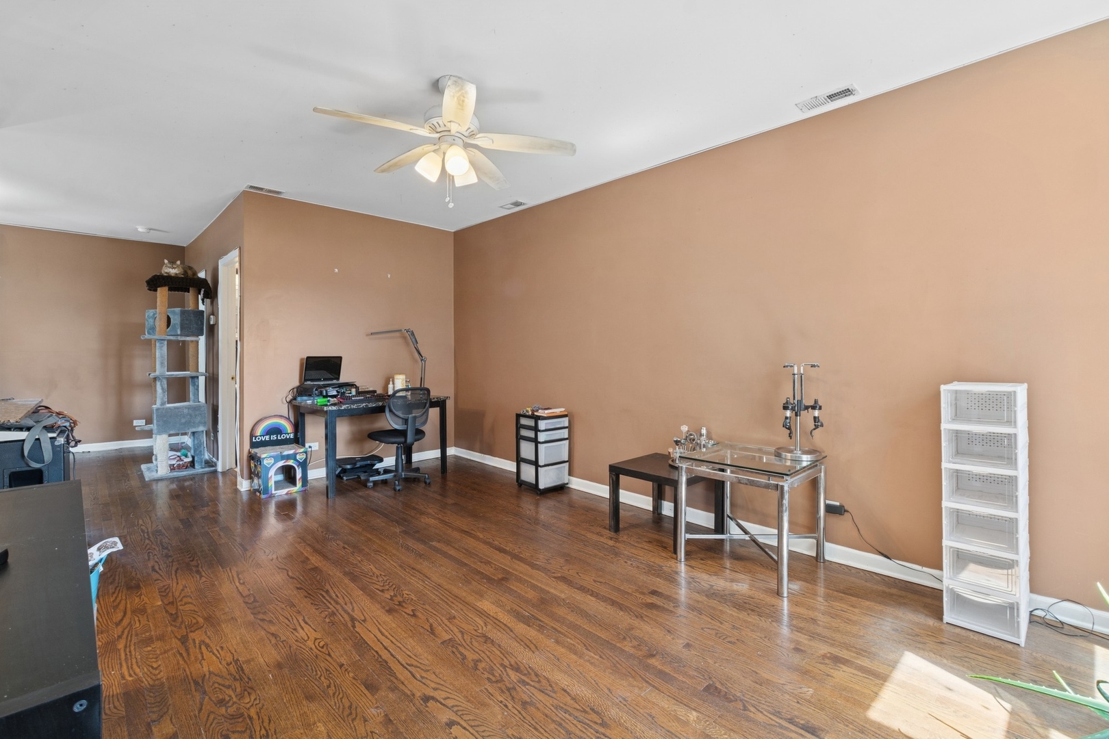 2320 W Rosemont Avenue 3