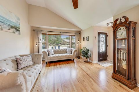 Tiny photo for 304 Amherst Avenue, Des Plaines, IL 60016 (MLS # 12498913)