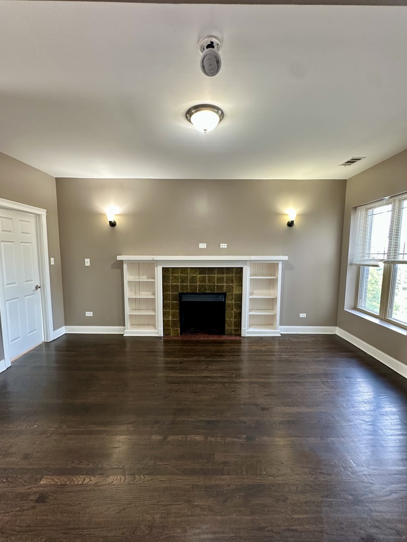 941 E Marquette Road 3W