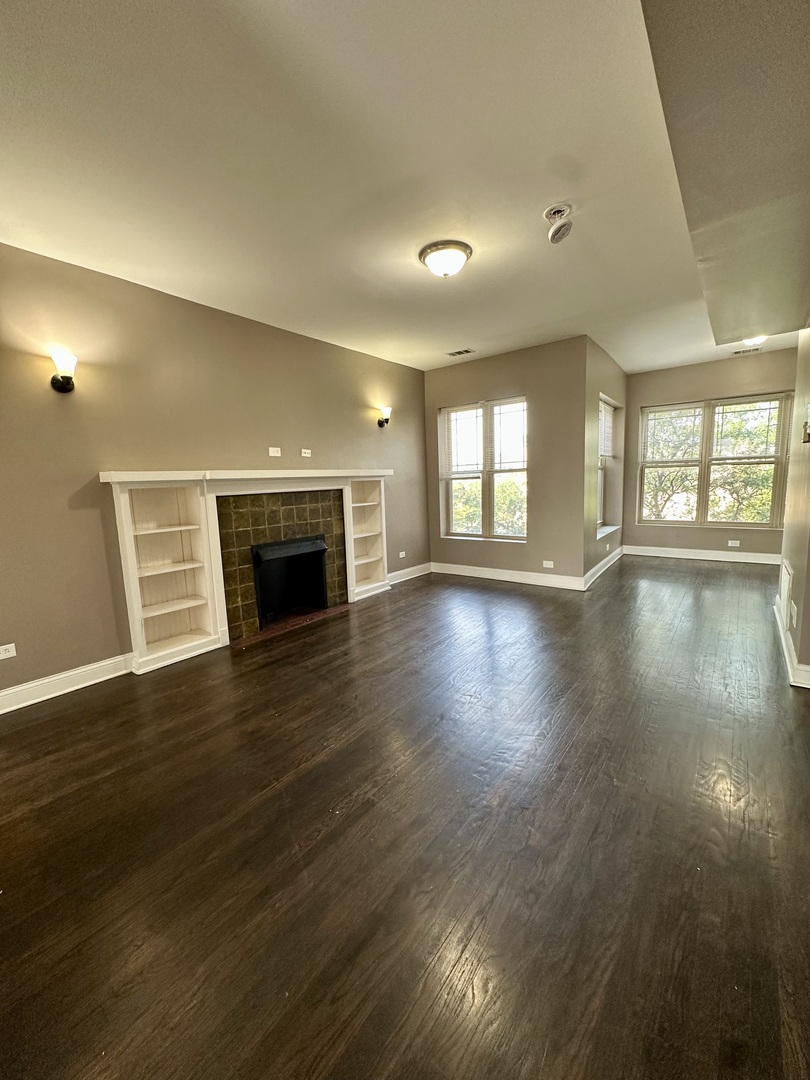 941 E Marquette Road 3W