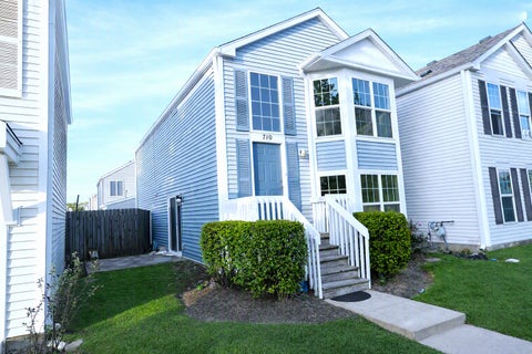 Tiny photo for 710 FOUR SEASONS Boulevard #710, Aurora, IL 60504 (MLS # 12793844)