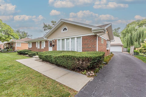 Tiny photo for 412 Catalpa Avenue, Itasca, IL 60143 (MLS # 12767441)