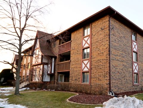 Photo of 10400 Circle Drive S #102, Oak Lawn, IL 60453 (MLS # 12533323)