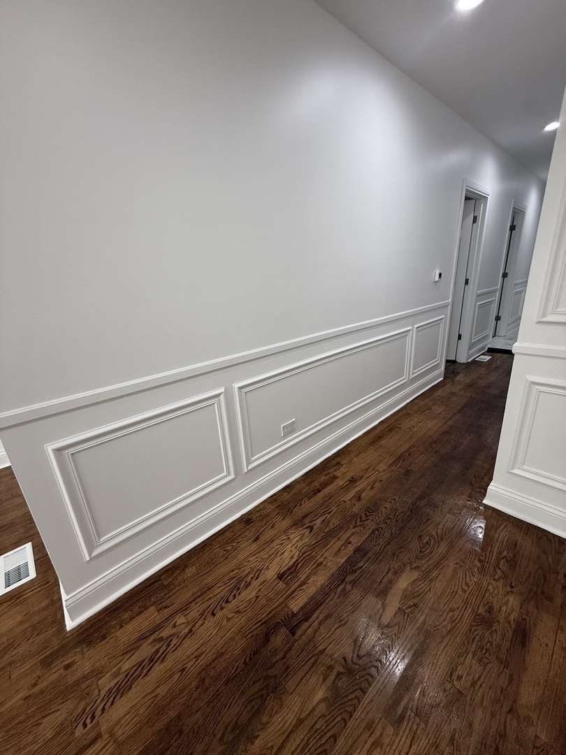 1048 W Marquette Road