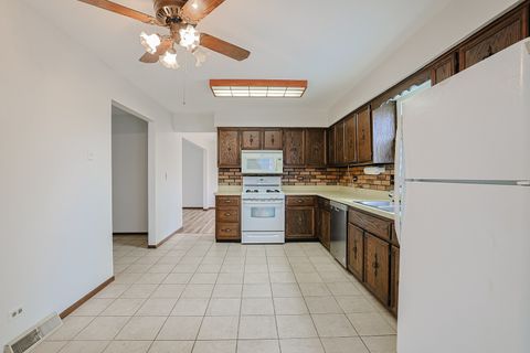 Tiny photo for 961 Dearborn Circle, Carol Stream, IL 60188 (MLS # 12581306)