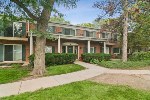 Photo of 706 E Algonquin Road #K204, Arlington Heights, IL 60005 (MLS # 12695051)