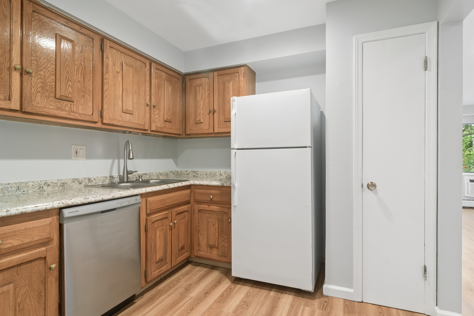 706 E Algonquin Road K204