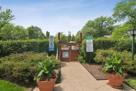 Tiny photo for 706 E Algonquin Road #K204, Arlington Heights, IL 60005 (MLS # 12695051)