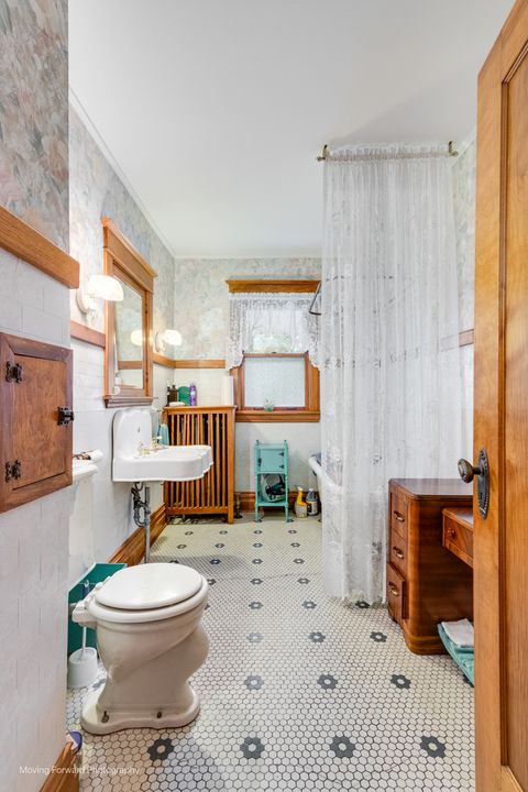 Tiny photo for 3145 Wisconsin Avenue, Berwyn, IL 60402 (MLS # 12465632)