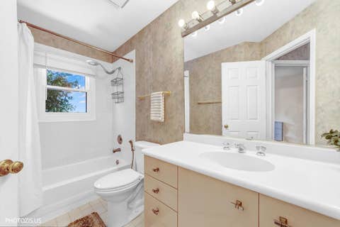 Tiny photo for 320 Ambria Drive, Mundelein, IL 60060 (MLS # 12713151)