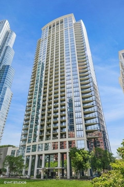 1235 S Prairie Avenue 3605 Chicago IL 60605