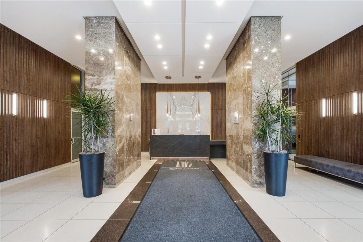655 W IRVING PARK Road 4011