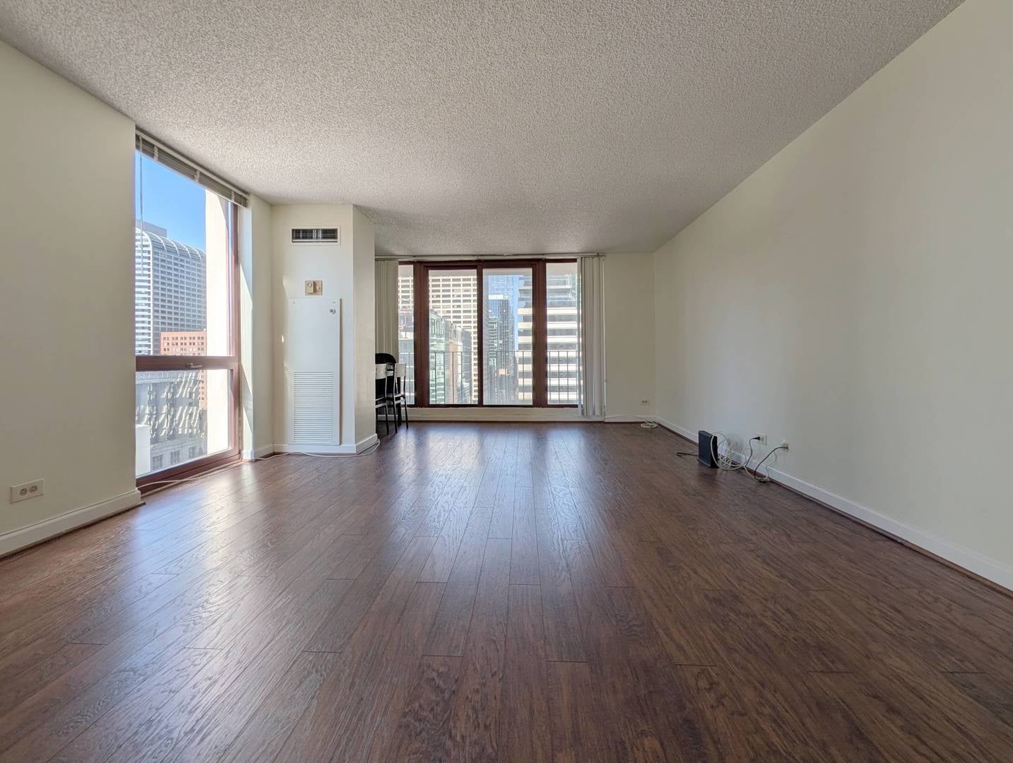 200 N Dearborn Street 2102