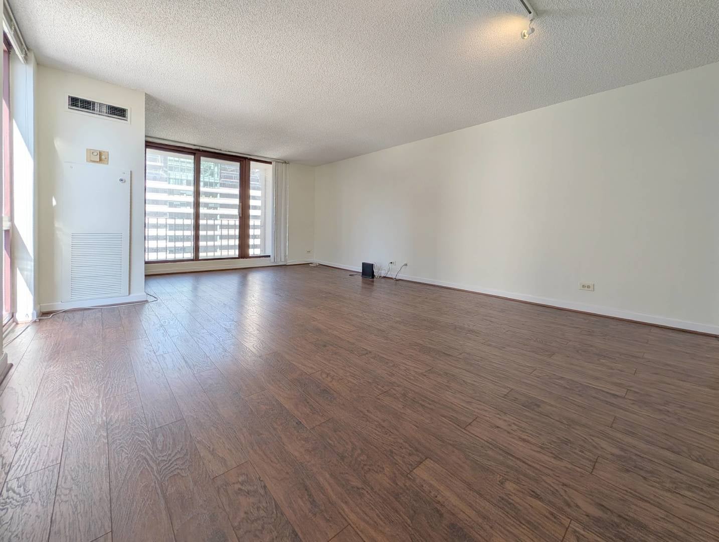 200 N Dearborn Street 2102