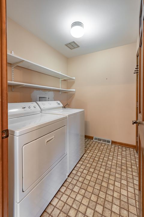 Tiny photo for 39W304 Hogan Hill Hl, Elgin, IL 60124 (MLS # 12506122)