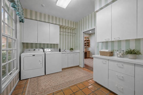 Tiny photo for 7 Bristol Road, Northfield, IL 60093 (MLS # 12702760)