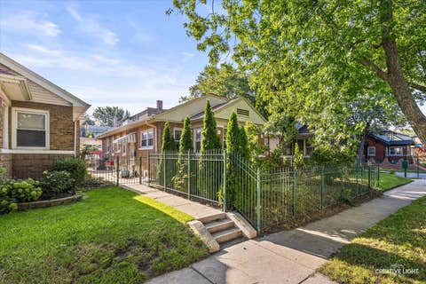 Photo of 4952 N Central Park Avenue, Chicago, IL 60625 (MLS # 12739502)