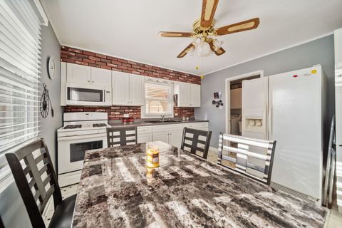 Tiny photo for 614 N La Londe Avenue, Lombard, IL 60148 (MLS # 12532148)