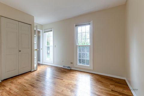 Tiny photo for 6 Robin Hood Court, Lincolnshire, IL 60069 (MLS # 12512348)