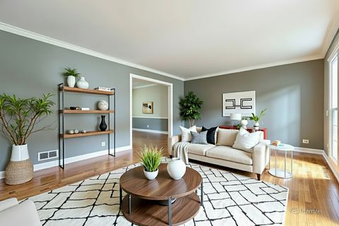 Tiny photo for 6 Robin Hood Court, Lincolnshire, IL 60069 (MLS # 12512348)