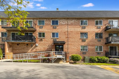 Tiny photo for 1001 N Mill Street #103, Naperville, IL 60563 (MLS # 12648166)